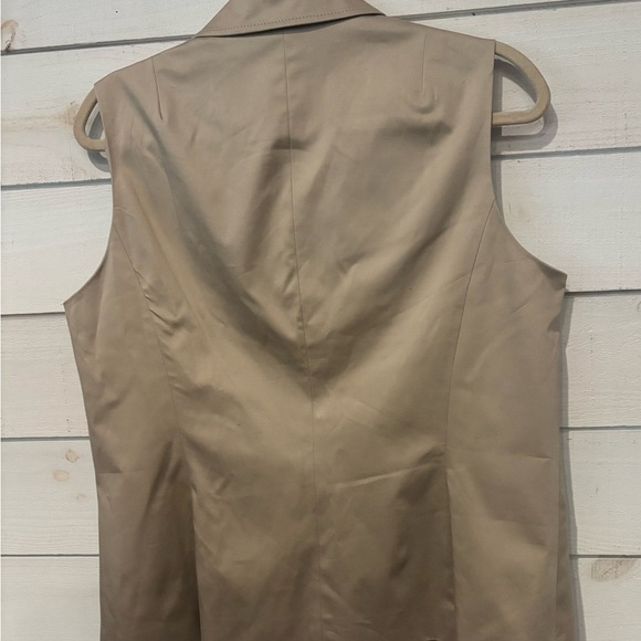 Talbots Tan Sleeveless Button-Down Vest in size 16. Great condition! - Picture 7 of 11